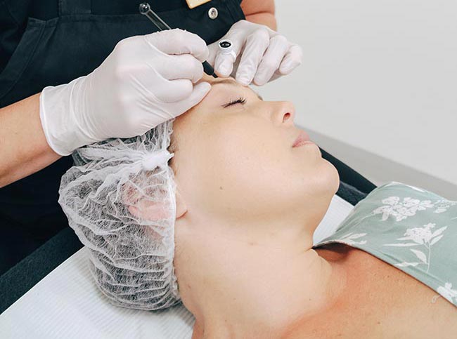 cosmetic brow tattooing